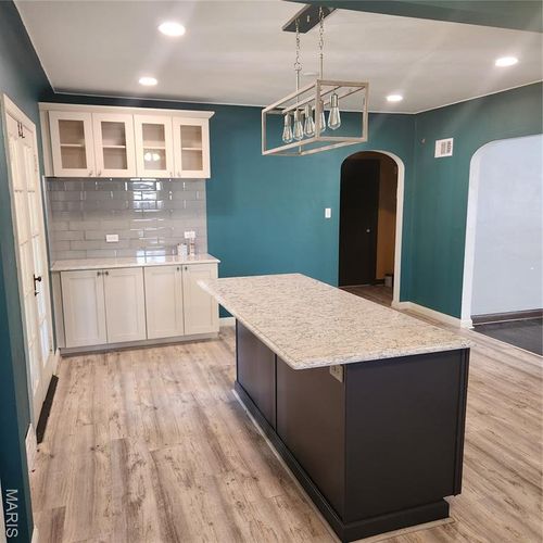 1647 Talisman Ln, Saint Louis, MO, 63138-1257 | Card Image