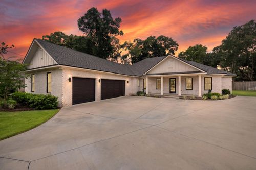 199 Edge Ave, Valparaiso, FL, 32580-1361 | Card Image
