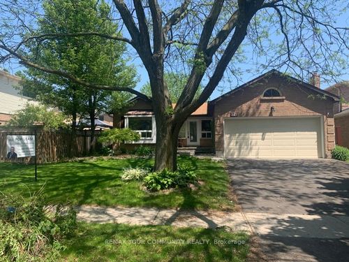 basement-371 Selby Crescent, Newmarket, ON, L3Y6E2 | Card Image