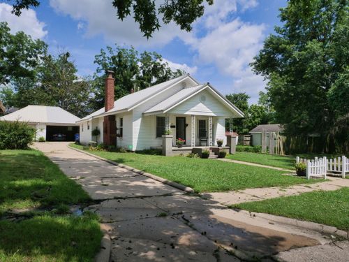 21 F St Sw, Miami, OK, 74354-6718 | Card Image