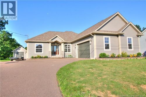 111 Aurele Cormier St, Shediac, NB, E4P9C1 | Card Image