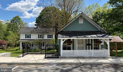 31 Main St, ROUND HILL, VA, 20141-2412 | Card Image