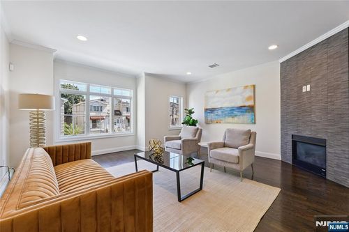 284 Knox Ave, Cliffside Park, NJ, 07010-2509 | Card Image