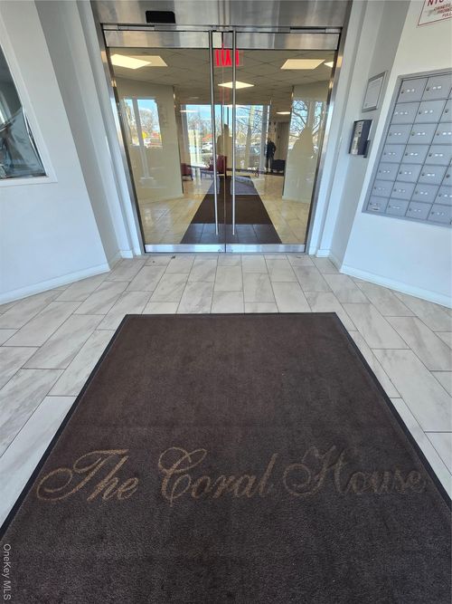 260 Beach Beach 81st St, Rockaway Beach, NY, 11693-1902 | Card Image