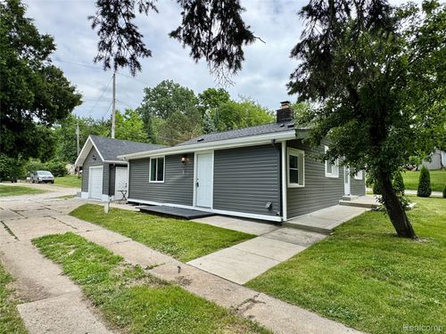 4915 Clarkston Rd, Clarkston, MI, 48348-3800 | Card Image