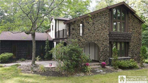 9 Stewart Ave, Silver Creek, NY, 14136-1327 | Card Image