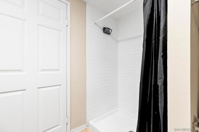 17595 Fairlie Rd, Townhouse with 3 bedrooms, 3 bathrooms and 3 parking in San Diego CA | Image 22