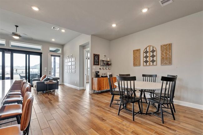 Large, open living space | Image 5