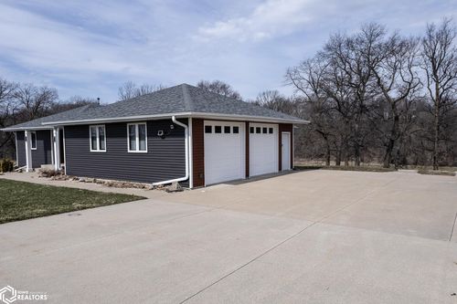 2481 Virginia Pkwy, Webster City, IA, 50595-7203 | Card Image