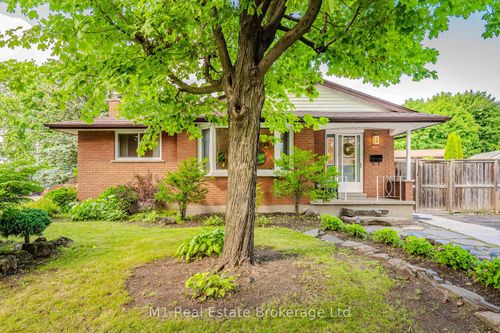 4 Blackbird Cres, Guelph, ON, N1E3K5 | Card Image