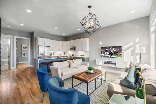e-1000 W Trinity Ln, Nashville, TN, 37218-2911 | Card Image