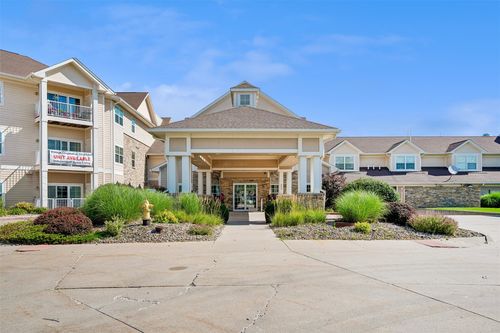 213-600 E Hillcrest Ave, Indianola, IA, 50125-9003 | Card Image