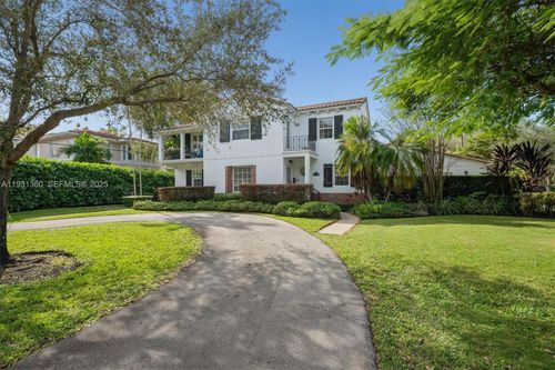 3002-3002 Segovia St, Coral Gables, FL, 33134-6527 | Card Image