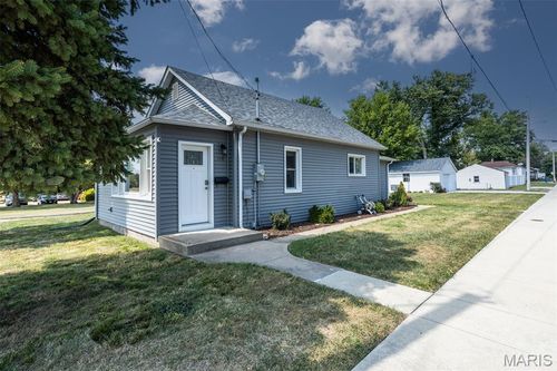 119 5th Ave, Edwardsville, IL, 62025-2567 | Card Image