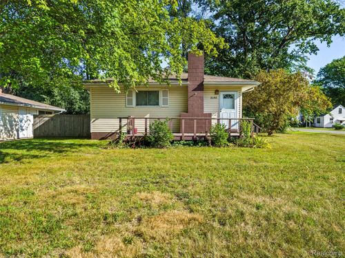 3195 Frembes Rd, Waterford Twp, MI, 48329-4016 | Card Image
