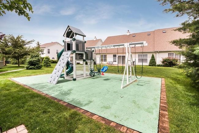 Community playground with a yard | Image 41