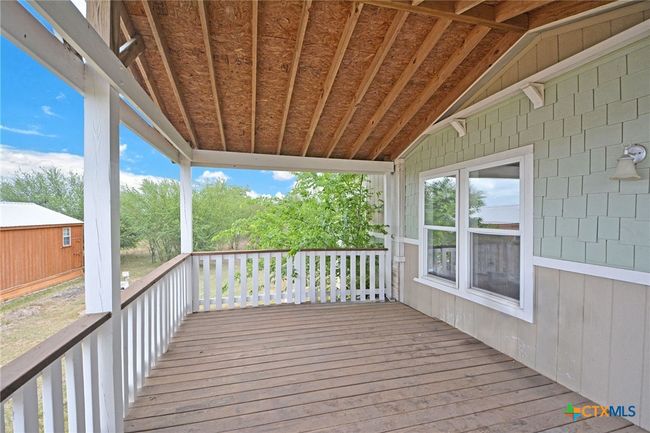 488 Union Wine Rd, Home with 4 bedrooms, 2 bathrooms and null parking in New Braunfels TX | Image 8