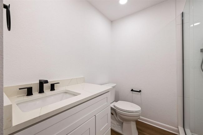 Master bathroom | Image 32