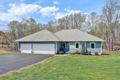 301 Indian Ridge Dr, Moneta, VA, 24121-3305 | Card Image