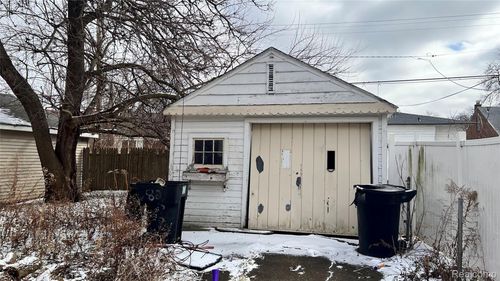 11226 Minden St, Detroit, MI, 48205-3761 | Card Image