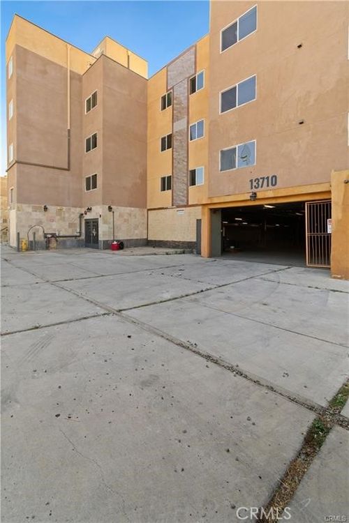 13710 Foothill Blvd, Sylmar, CA, 91342-3100 | Card Image