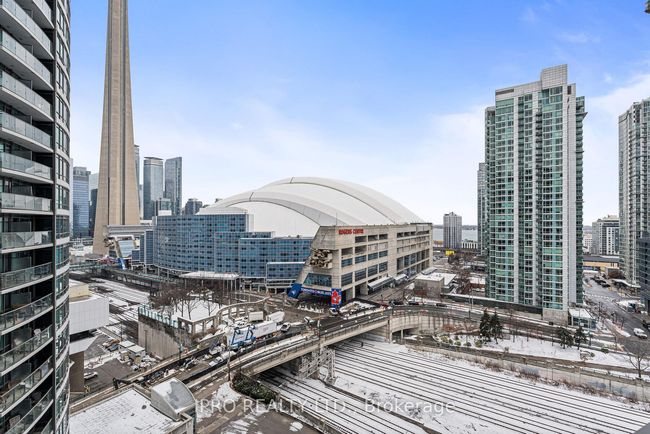 1808 - 373 Front St W, Condo with 3 bedrooms, 2 bathrooms and 1 parking in Toronto ON | Image 15