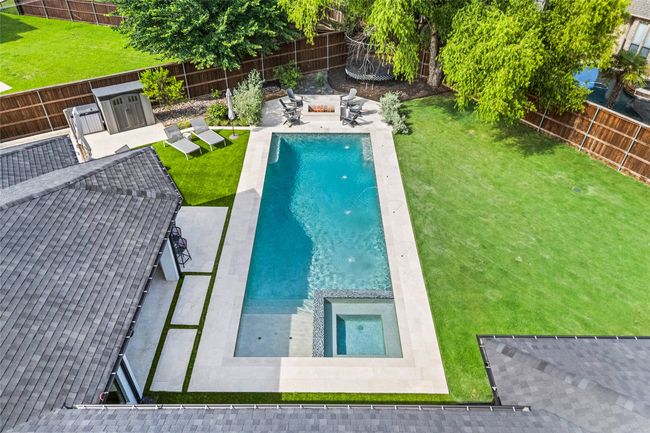Diving, lap pool & spa with oversized tanning ledge. | Image 38