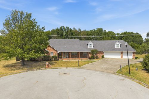 802 Forest Ln, Ardmore, OK, 73401-3581 | Card Image