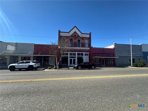 319 N Washington St, Beeville, TX, 78102-4512 | Card Image