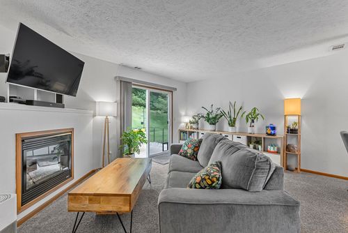 3783 Vale Dr, Traverse City, MI, 49686-2976 | Card Image