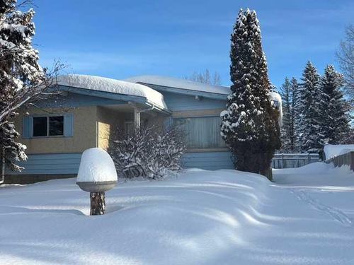 8033 99a Street, Grande Prairie, AB, T8V3V2 | Card Image