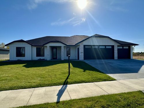 3674 36th St S, Saint Cloud, MN, 56301-4561 | Card Image