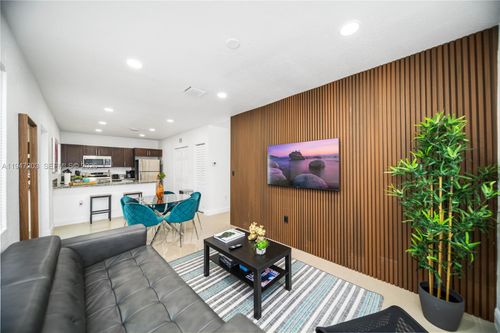 1250 Ne 110th St, Miami, FL, 33161-7616 | Card Image