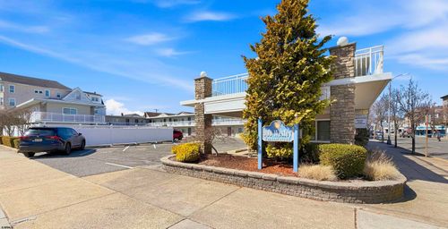 215-900 Wesley Ave, Ocean City, NJ, 08226-3543 | Card Image