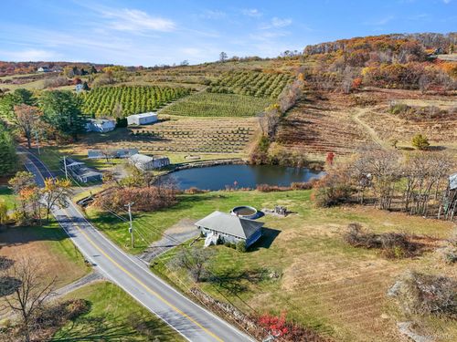 317 Lattintown Rd, Marlboro, NY, 12542-6322 | Card Image