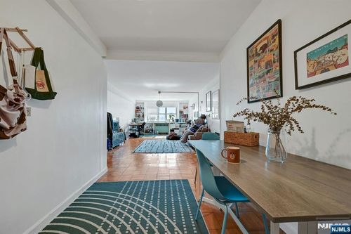 208 Anderson St, Hackensack, NJ, 07601-3517 | Card Image