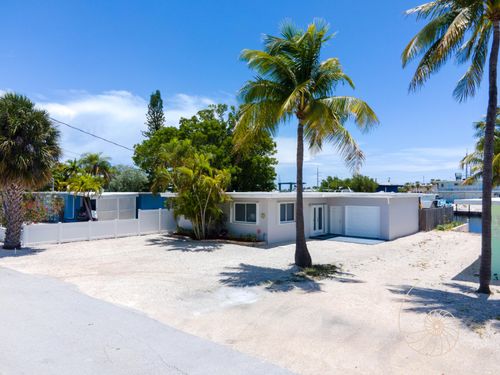 132 Gardenia St, Tavernier, FL, 33070-2209 | Card Image
