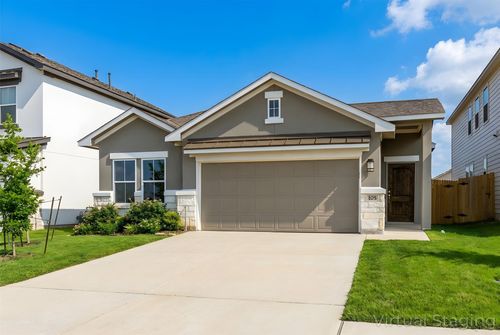 105 Boulder Ridge Trl, Liberty Hill, TX, 78642-2622 | Card Image