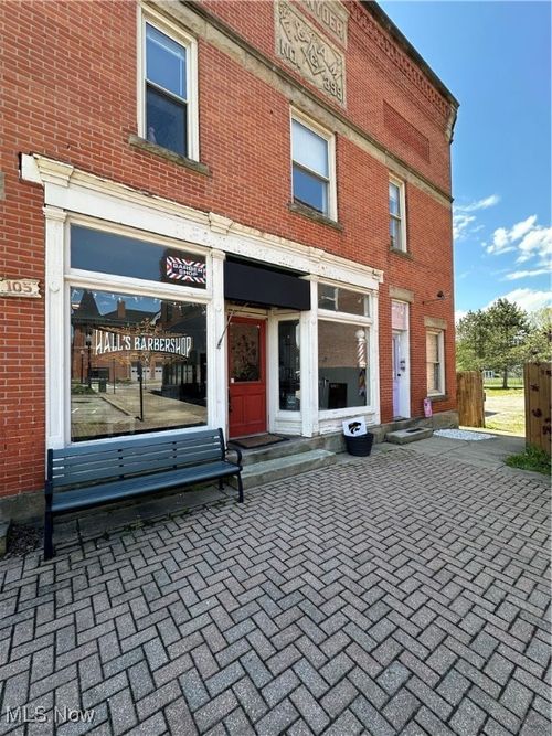 105 Public Sq, Lagrange, OH, 44050-9845 | Card Image