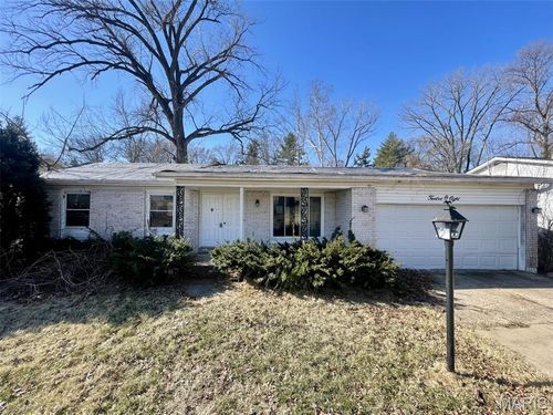 1208 Bellabrook Dr, Saint Louis, MO, 63137-3518 | Card Image