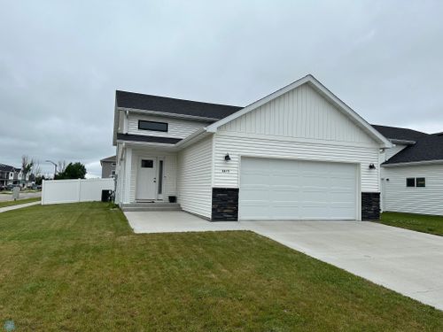 6695 Toronto Drive S, Fargo, ND, 58104 | Card Image