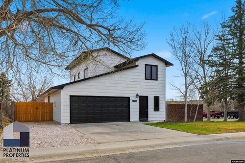 1421 Newport, Casper, WY, 82609-3705 | Card Image