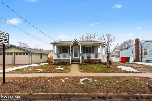 255 Sisson St, Romeo, MI, 48065-5042 | Card Image