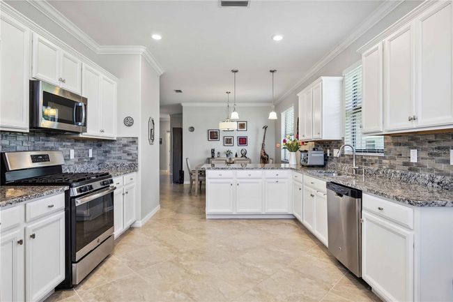 10008 Carnoustie Pl, House other with 3 bedrooms, 2 bathrooms and null parking in BRADENTON FL | Image 12