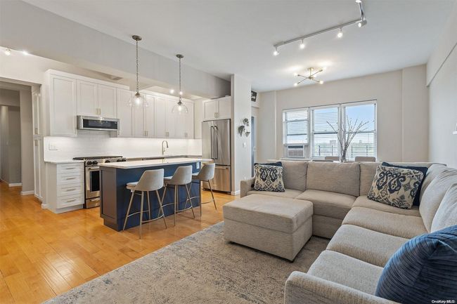 APT-9A - 69-10 108 Th St, Home with 2 bedrooms, 2 bathrooms and null parking in Forest Hills NY | Image 6