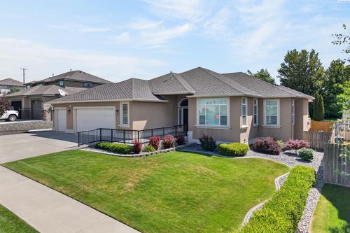 3305 S Volland St, Kennewick, WA, 99337-5022 | Card Image