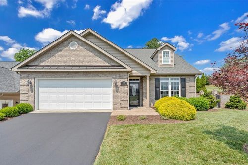 73 Medallion Ct, Daleville, VA, 24083-2750 | Card Image