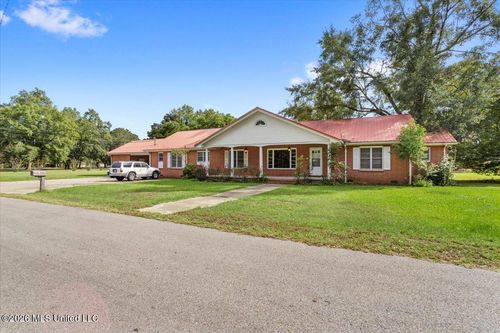 140 Myrtle St, Taylorsville, MS, 39168-9776 | Card Image