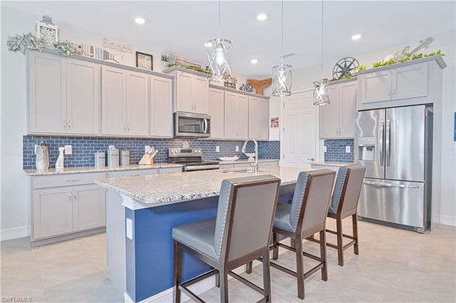 2936 Royal Gardens Ave, House other with 3 bedrooms, 5 bathrooms and 3 parking in FORT MYERS FL | Image 4