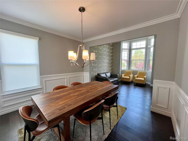 Formal dining room | Image 42